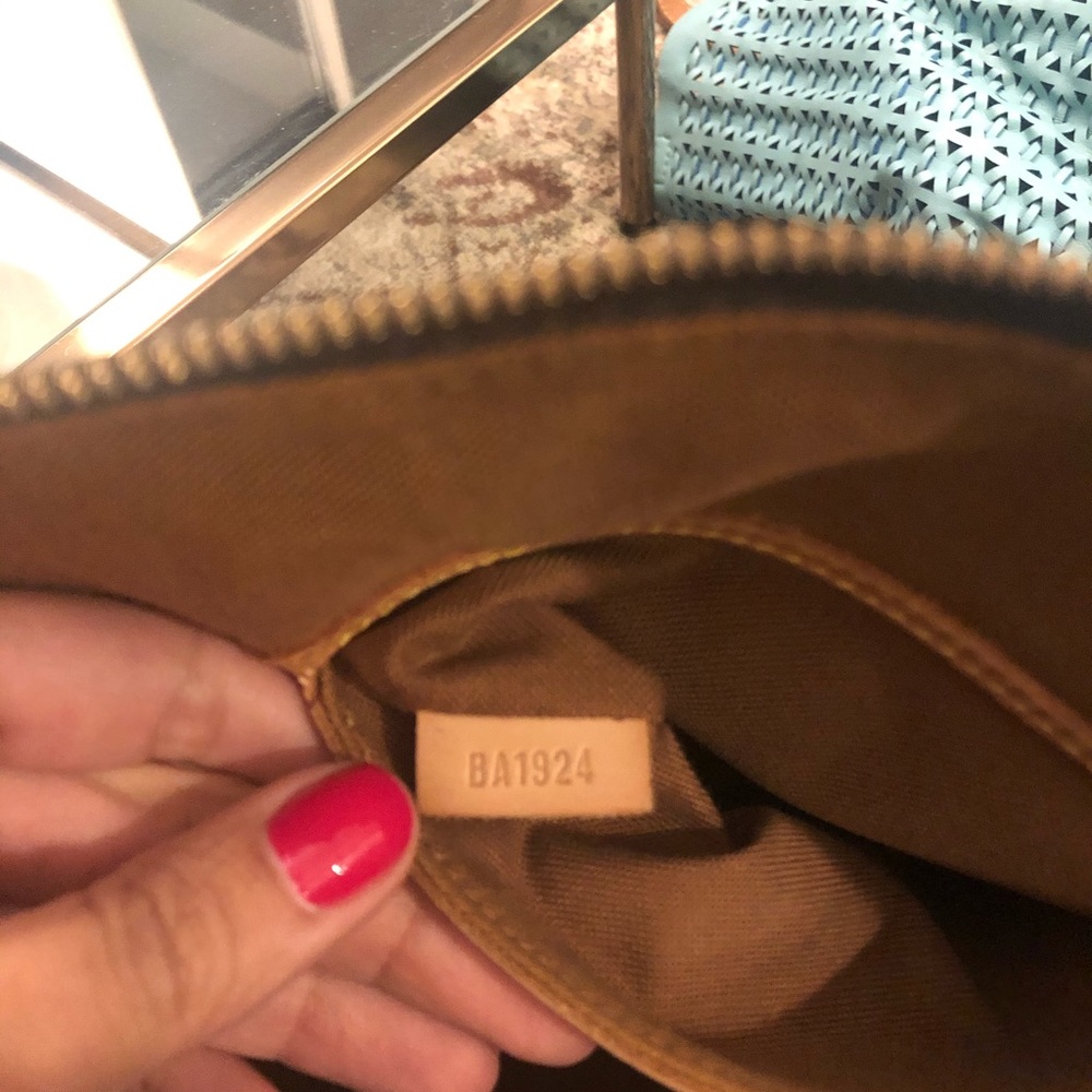 Louis Vuitton Alma Canvas Monogram handbag - Picture 7 of 8